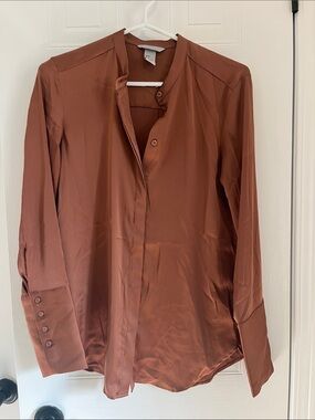 H&M Satin Henley Shirt in Rust/Rose Gold